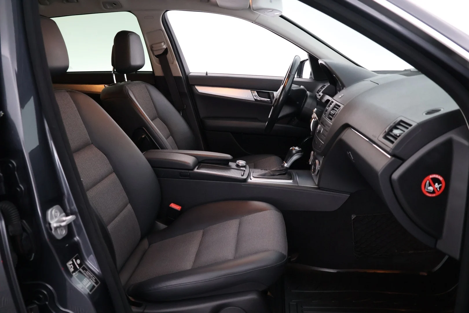 Car Image - 1HnOpsRJDrZT4IyJnHyH8T