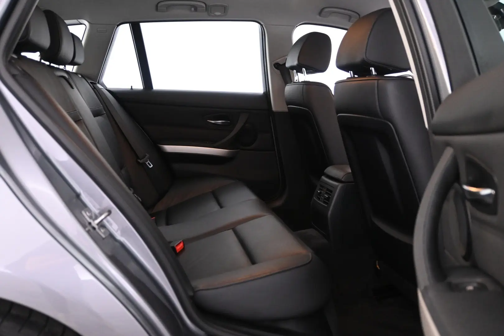 Car Image - 0DFxCGJT9LxvFWG4Mf5LY