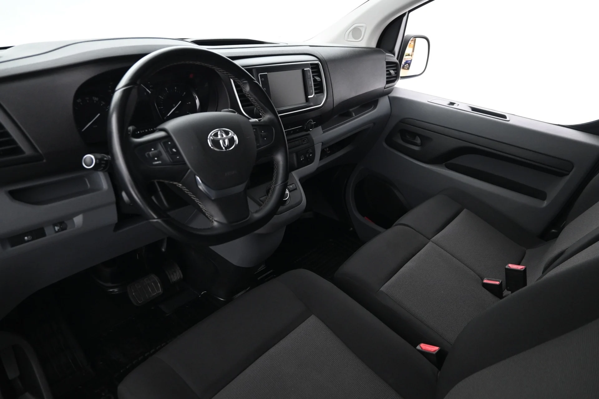 Car Image - 2KHxR7fGLq8BSMYwj60tRg