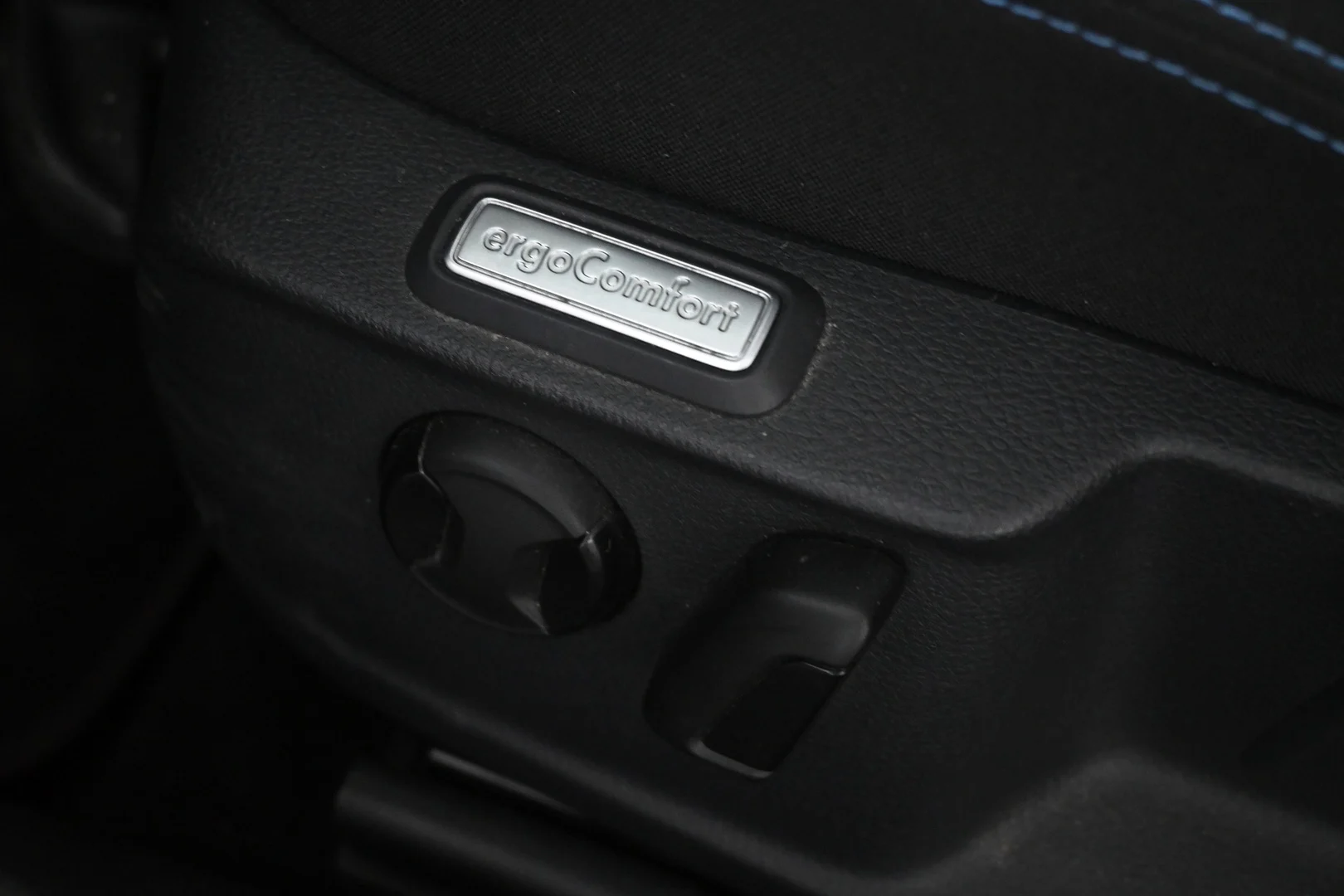 Car Image - 49kKCD4I7YkxnWQNdPSE1w