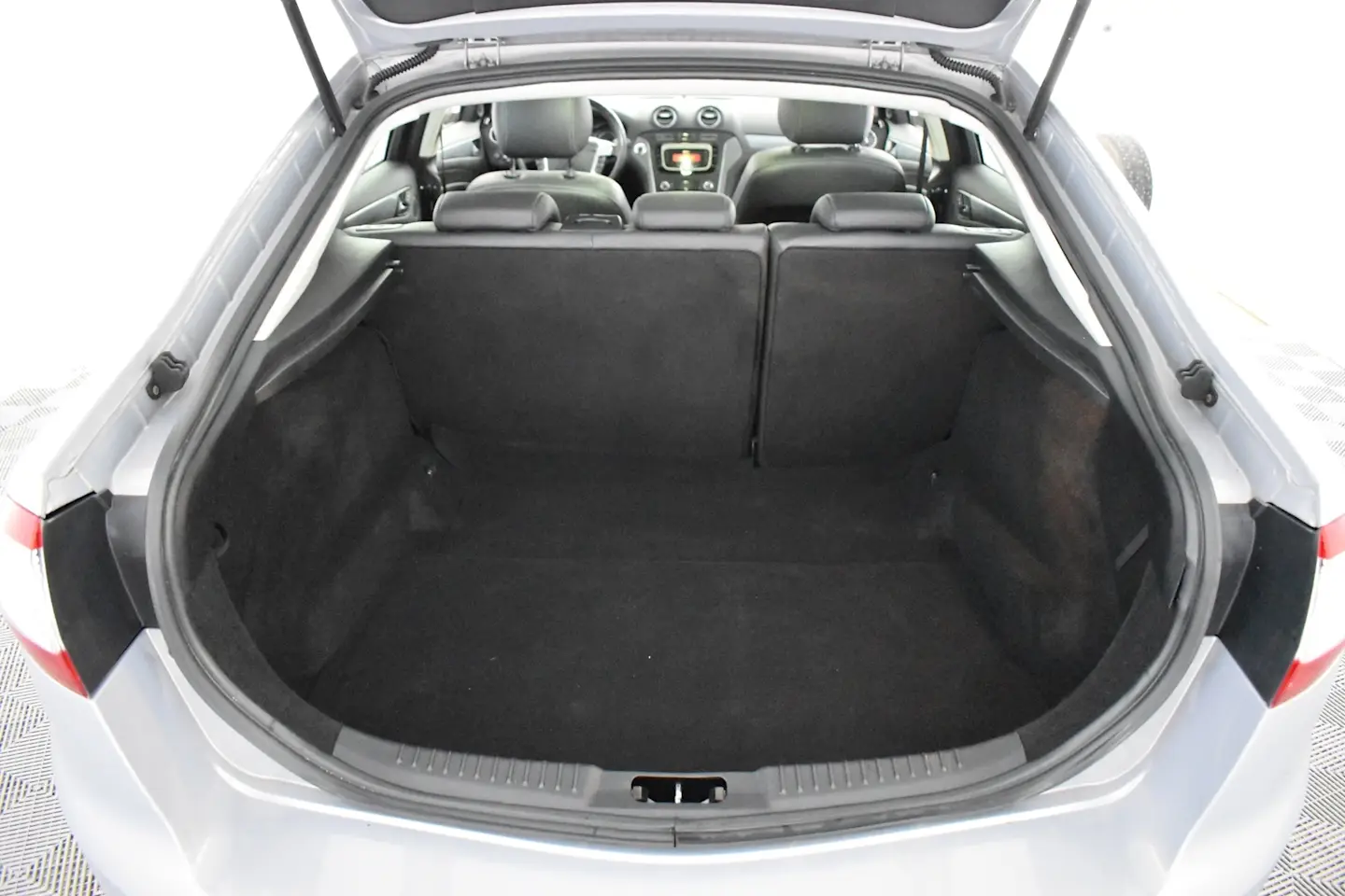 Car Image - 77v7nUNh2Zlw3OzccbQPbq