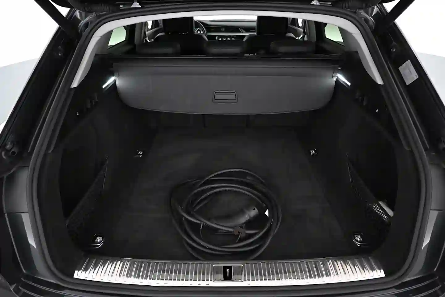 Car Image - 24sD6Bo5vEAe1jEE0vrRfv