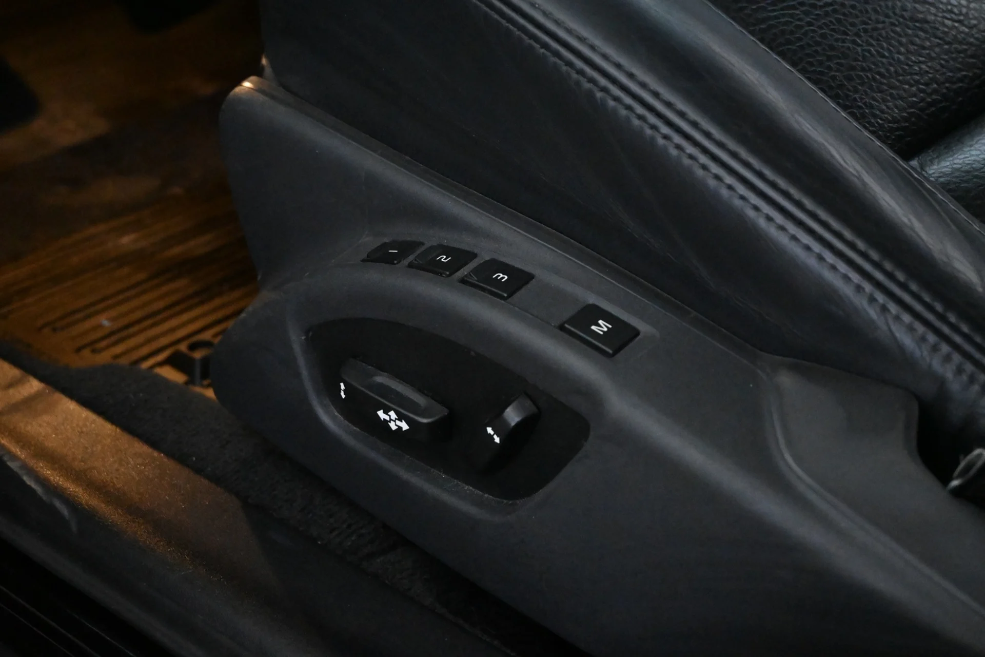 Car Image - 6ZVkwlAdicvEfPTMMMdwH3