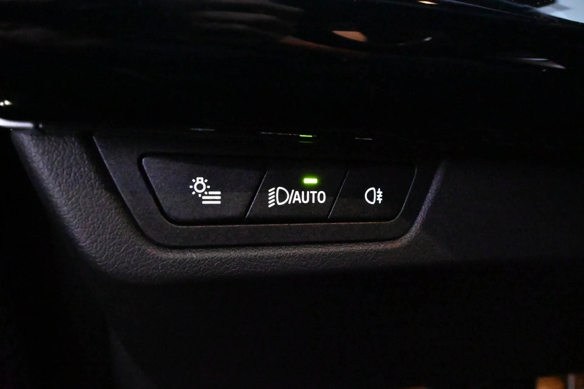 Car Image - 5vb3LWOwoHeMgRoJ5xcKcq