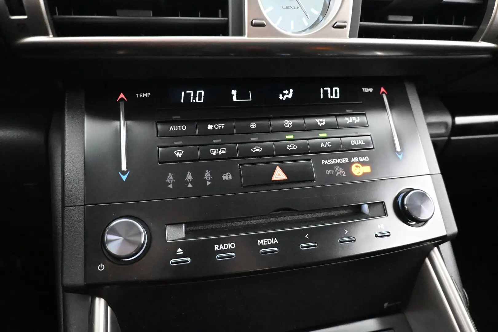 Car Image - 4lfQB3mO3gS1PAb1aFEYYR