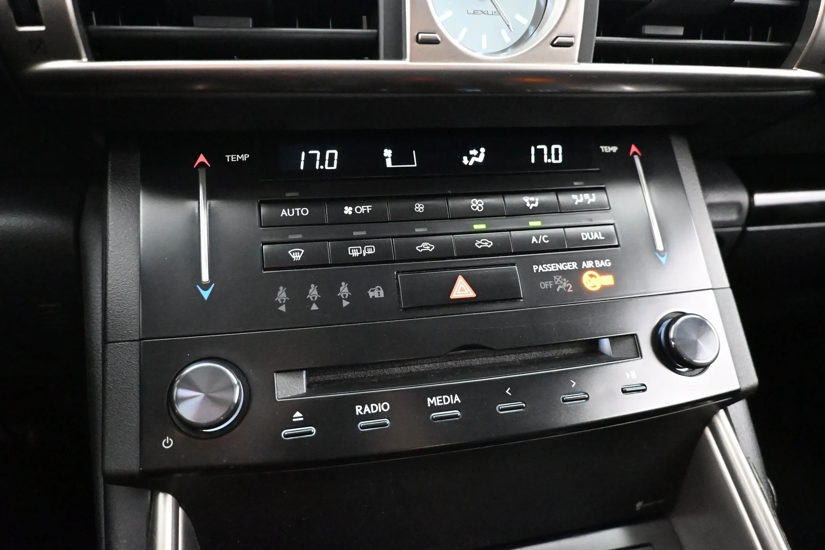Car Image - 4lfQB3mO3gS1PAb1aFEYYR