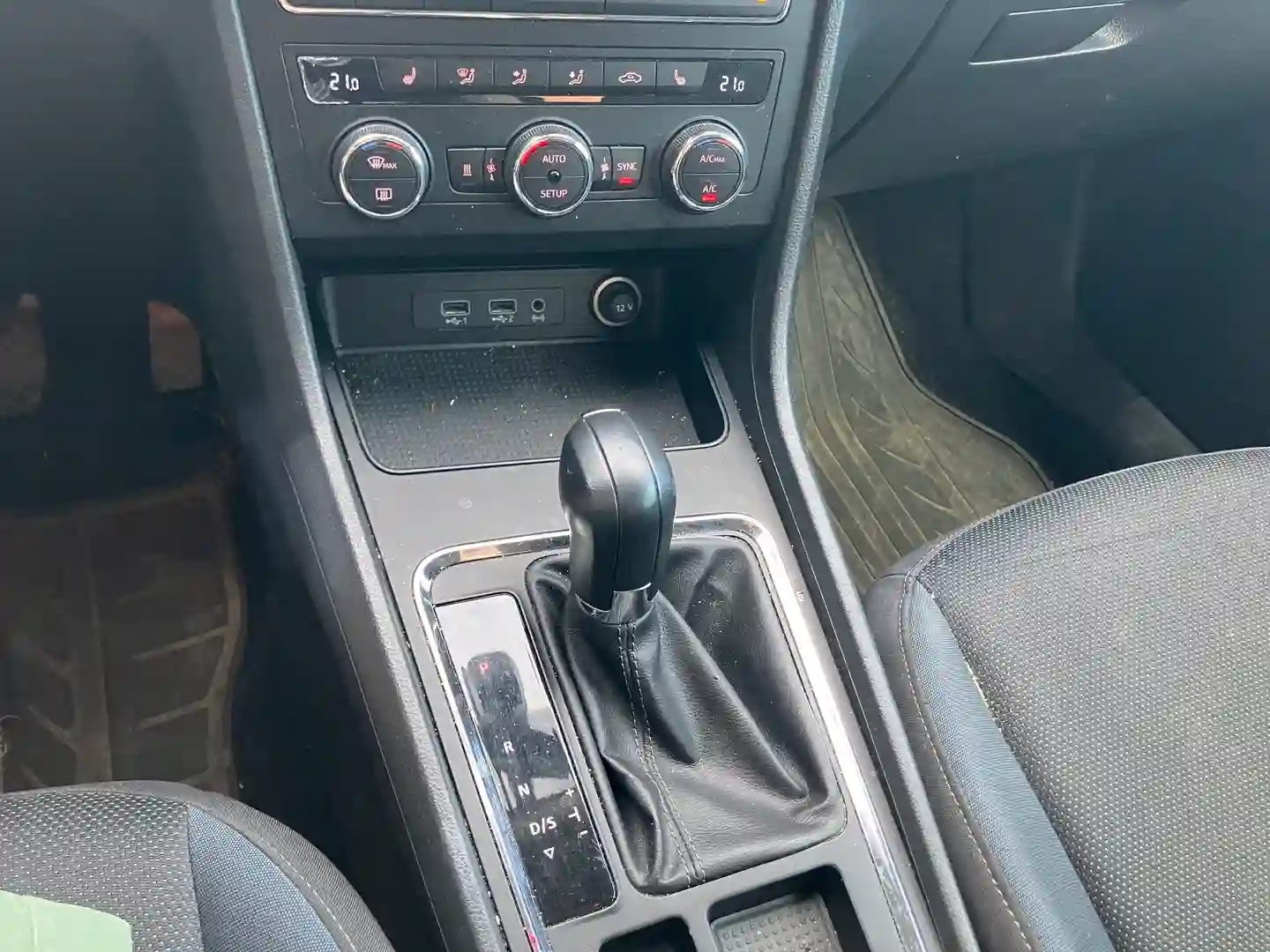 Car Image - 4L42kVXMlqwXO5GJKeHN8j