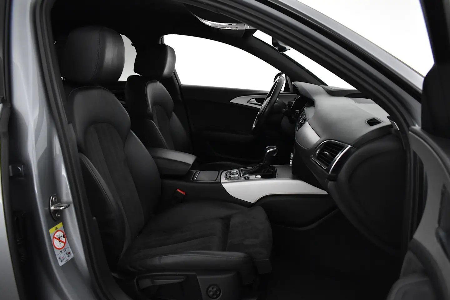 Car Image - 4kBumoMXvPpxLyhN7wTDbZ
