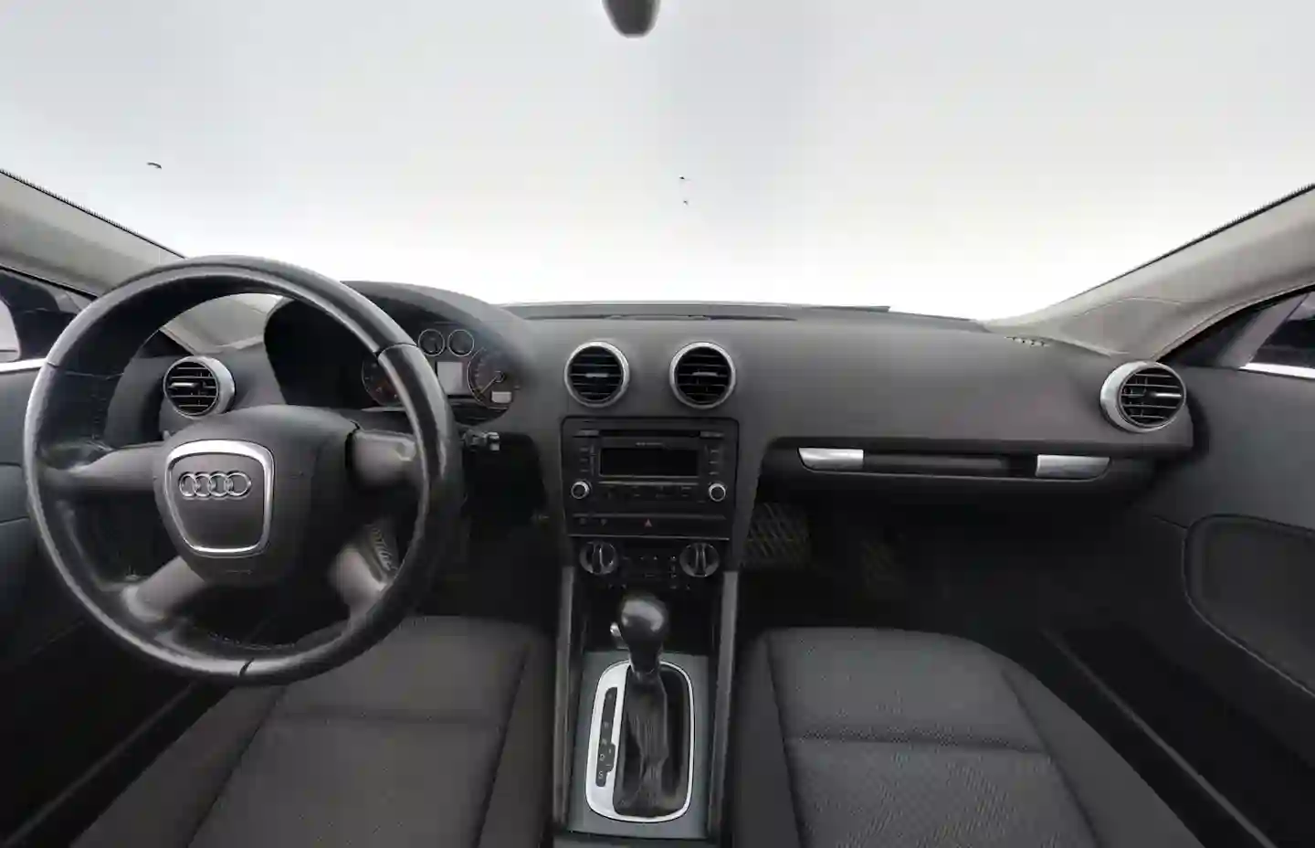 Car Image - 2kCL4xnrn2DbkslX2YoTpR