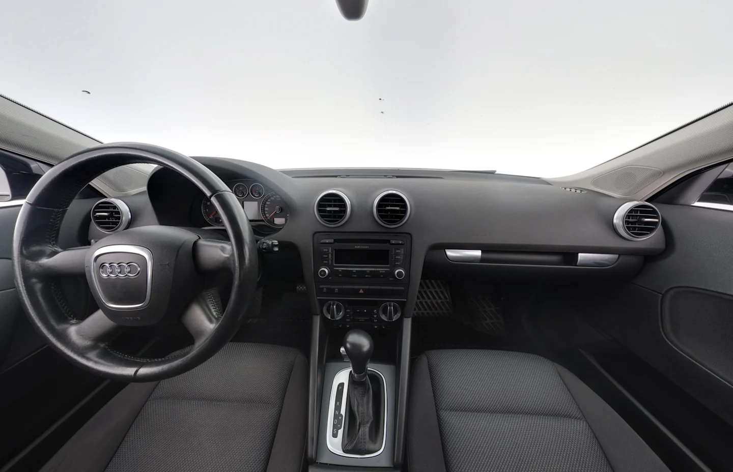 Car Image - 2kCL4xnrn2DbkslX2YoTpR