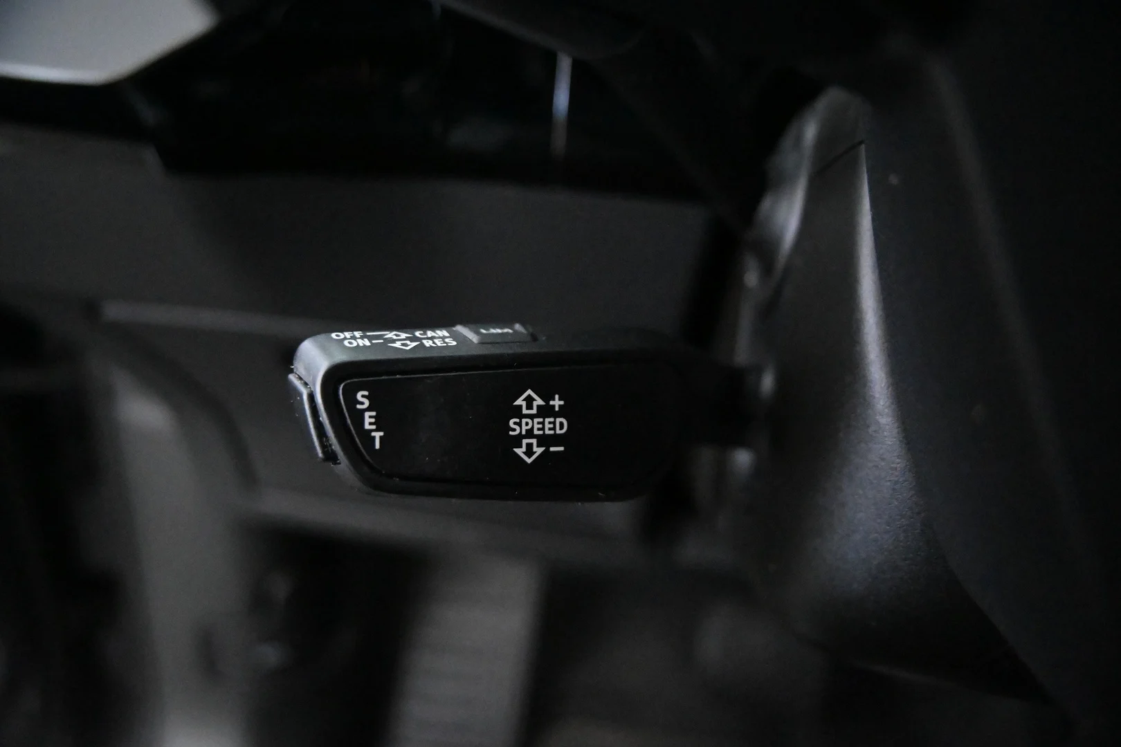 Car Image - 79pnkgPbSCuFjb7g3yoYBN