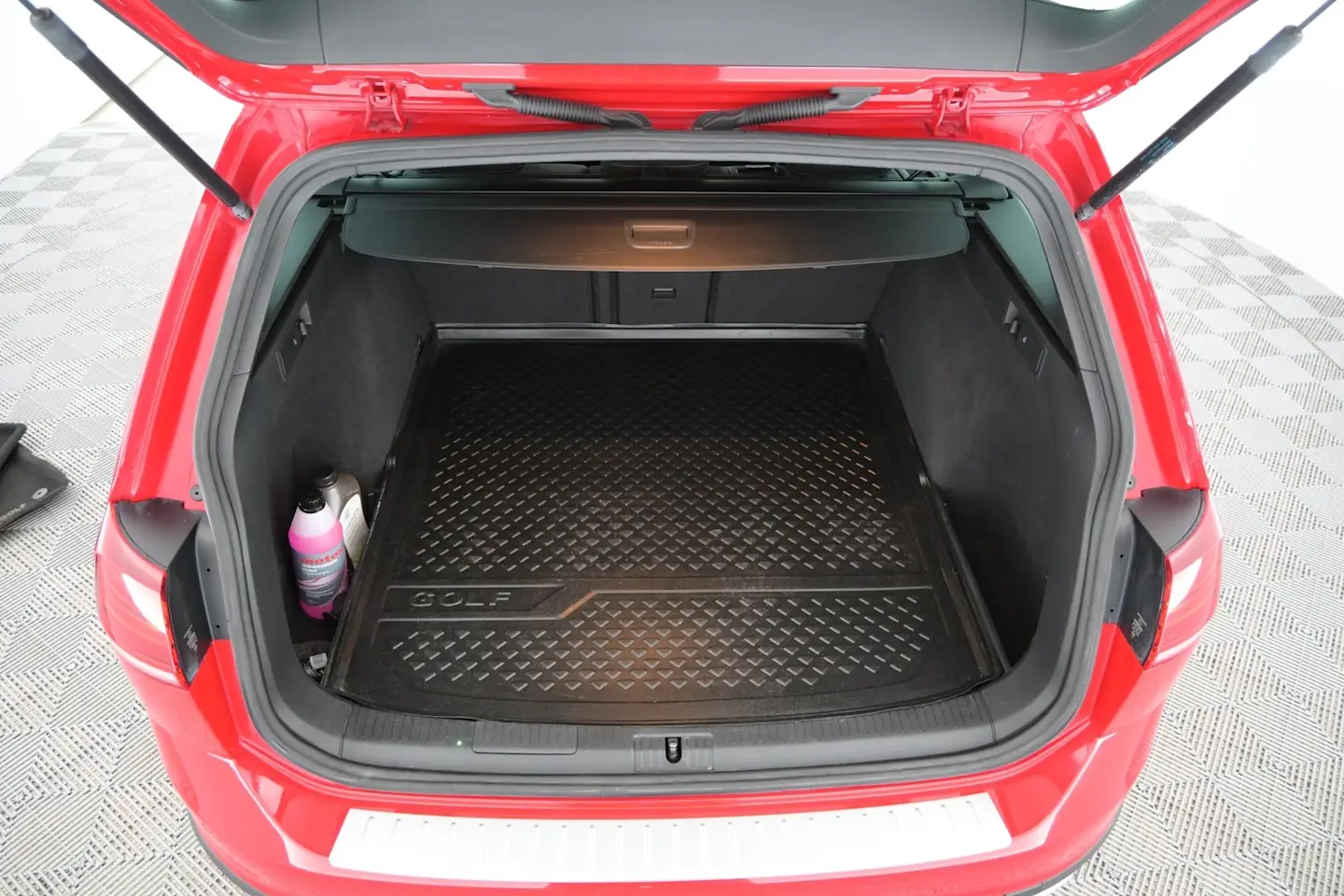 Car Image - 3ESnUwdMVgnO9mYlT9yH79