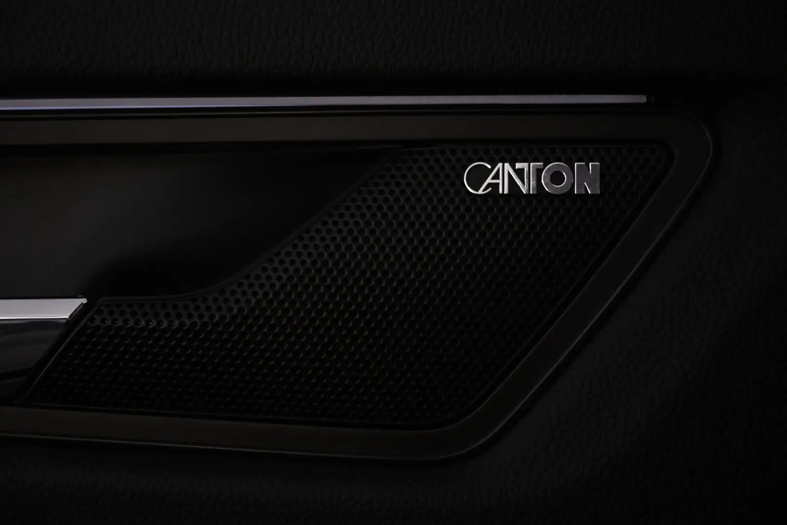 Car Image - 1Y4iDyslS0i4sURLlJblEF