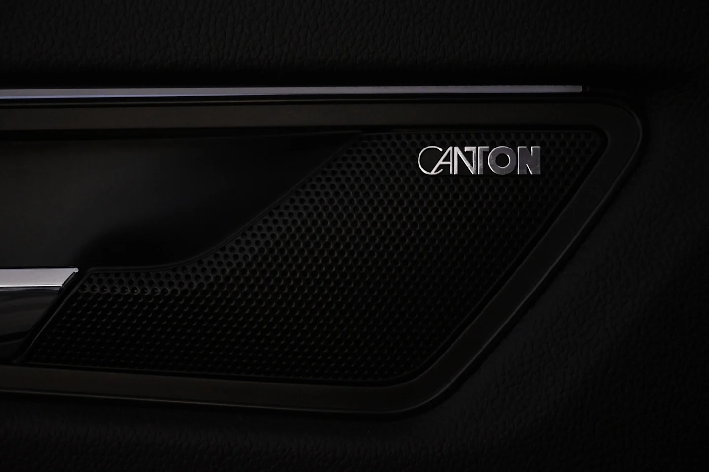 Car Image - 1Y4iDyslS0i4sURLlJblEF
