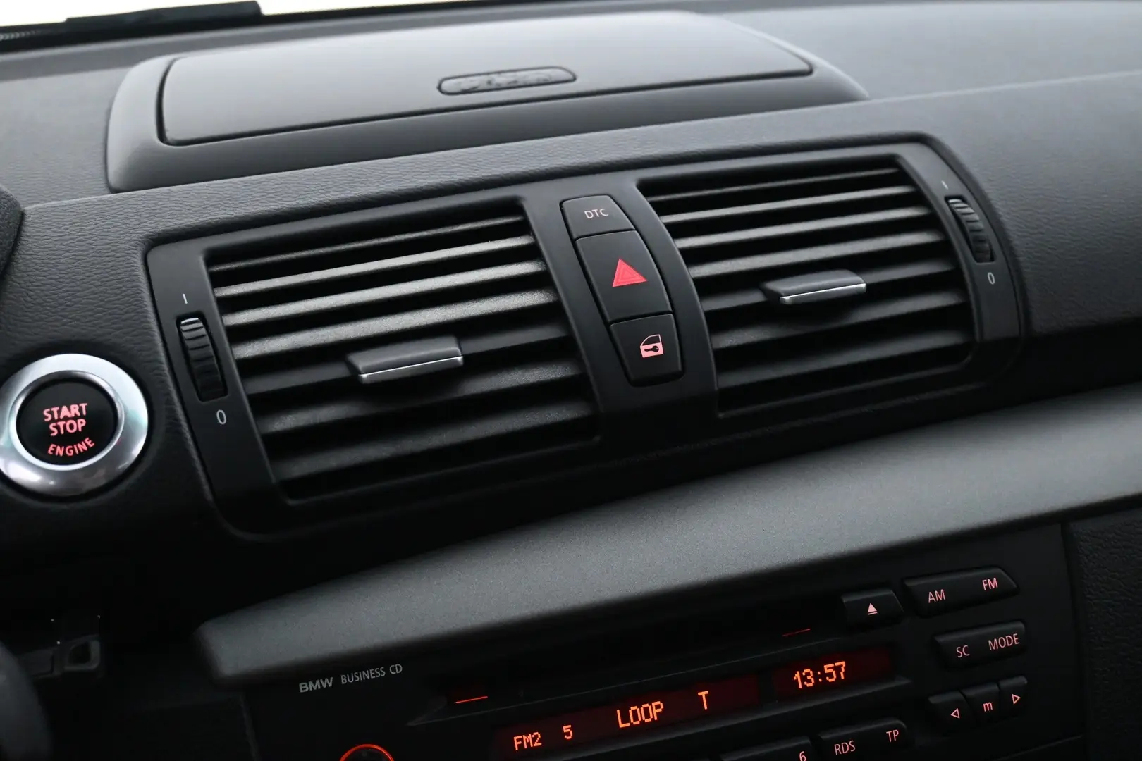 Car Image - 6SX8zRqDOWgMatmgcEHNxe