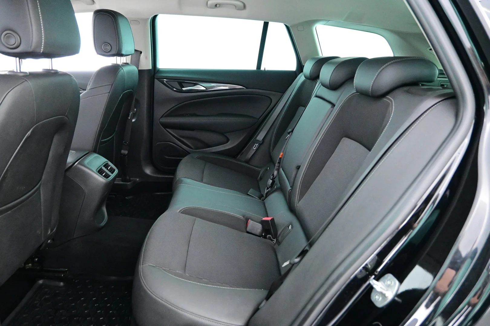 Car Image - 6hSqBekpdz5MN4xhJeioer