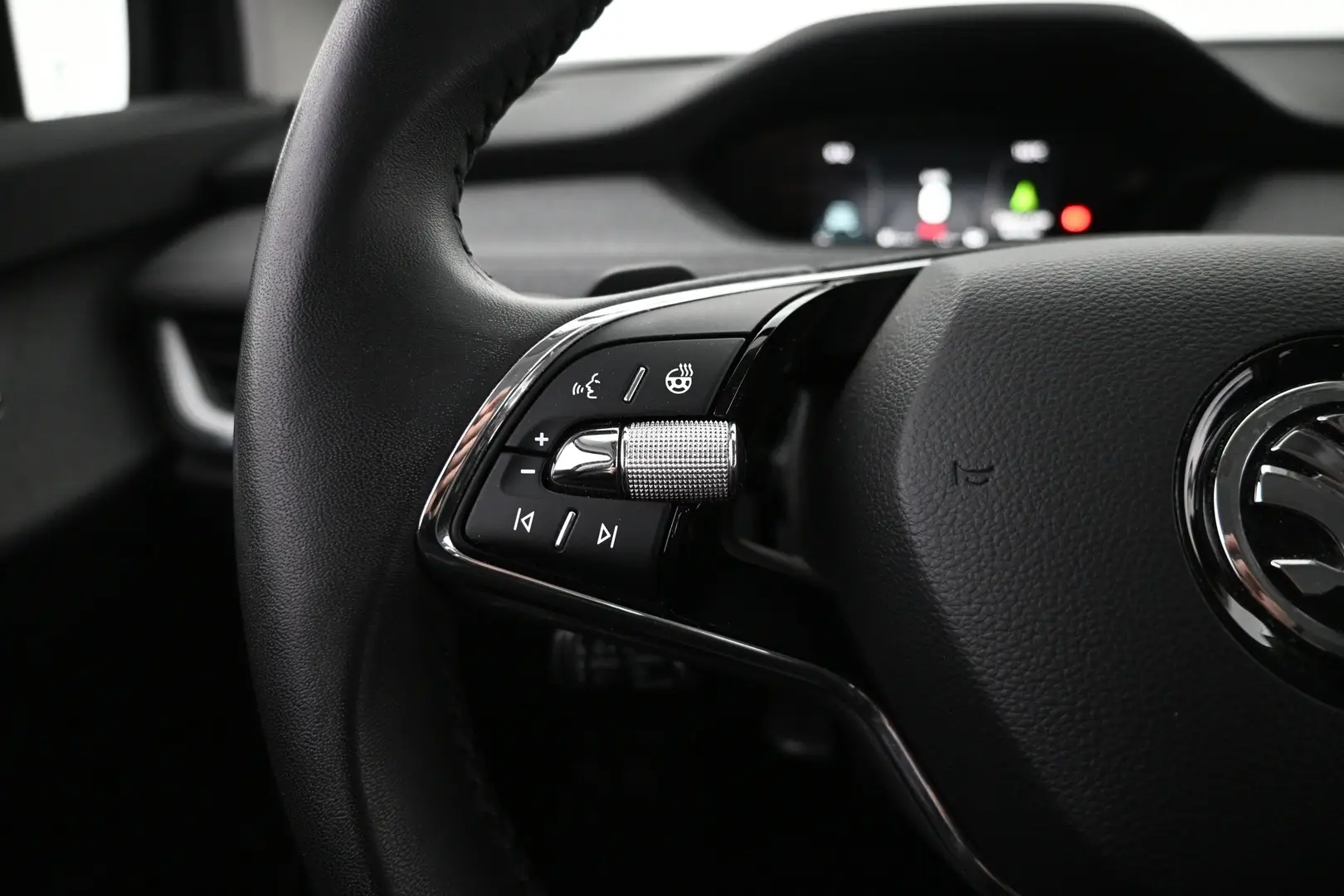 Car Image - 72OIXaNlhvexQblyhyBM9r