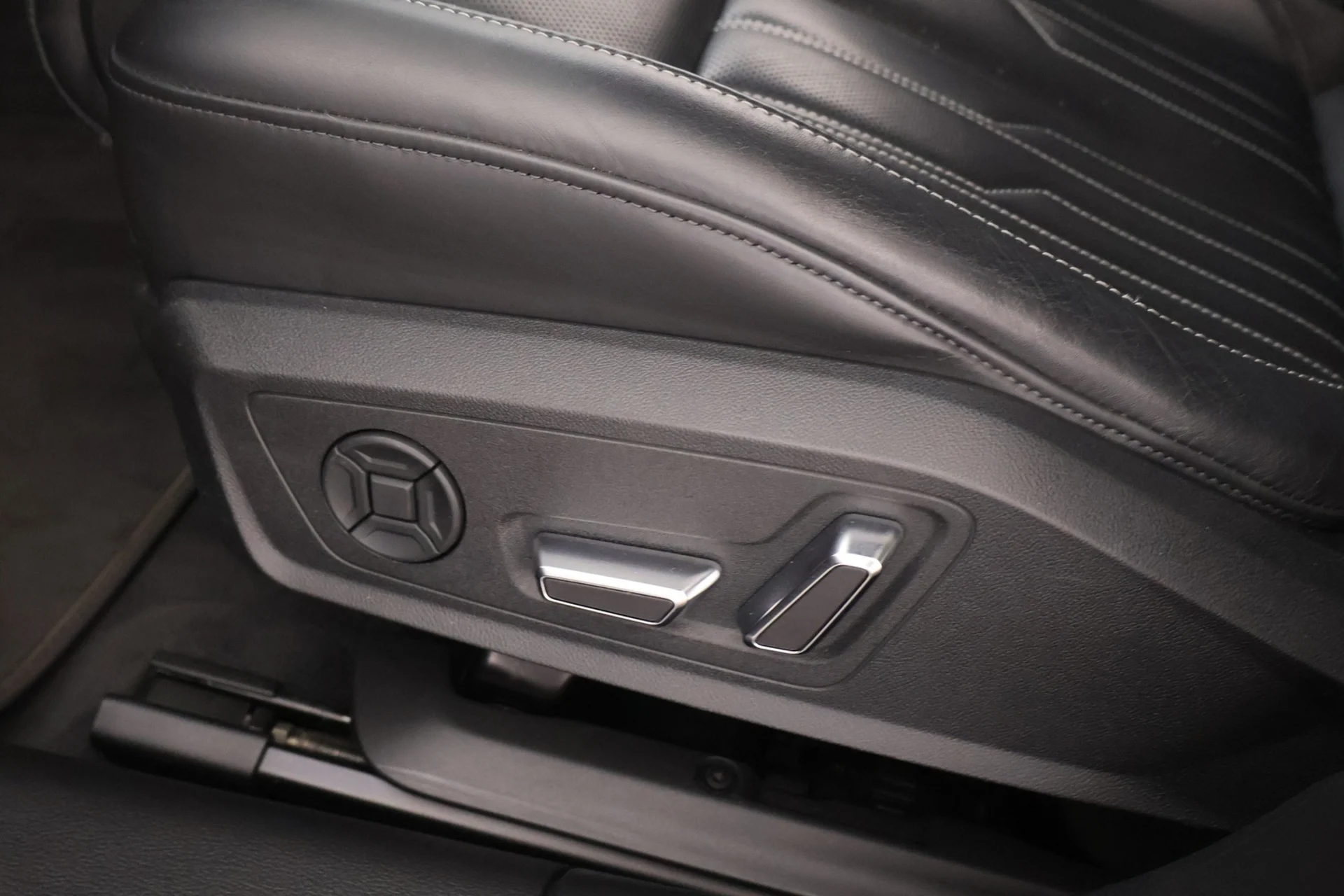 Car Image - 24eEmNmgtBECgw7qgq5lfM