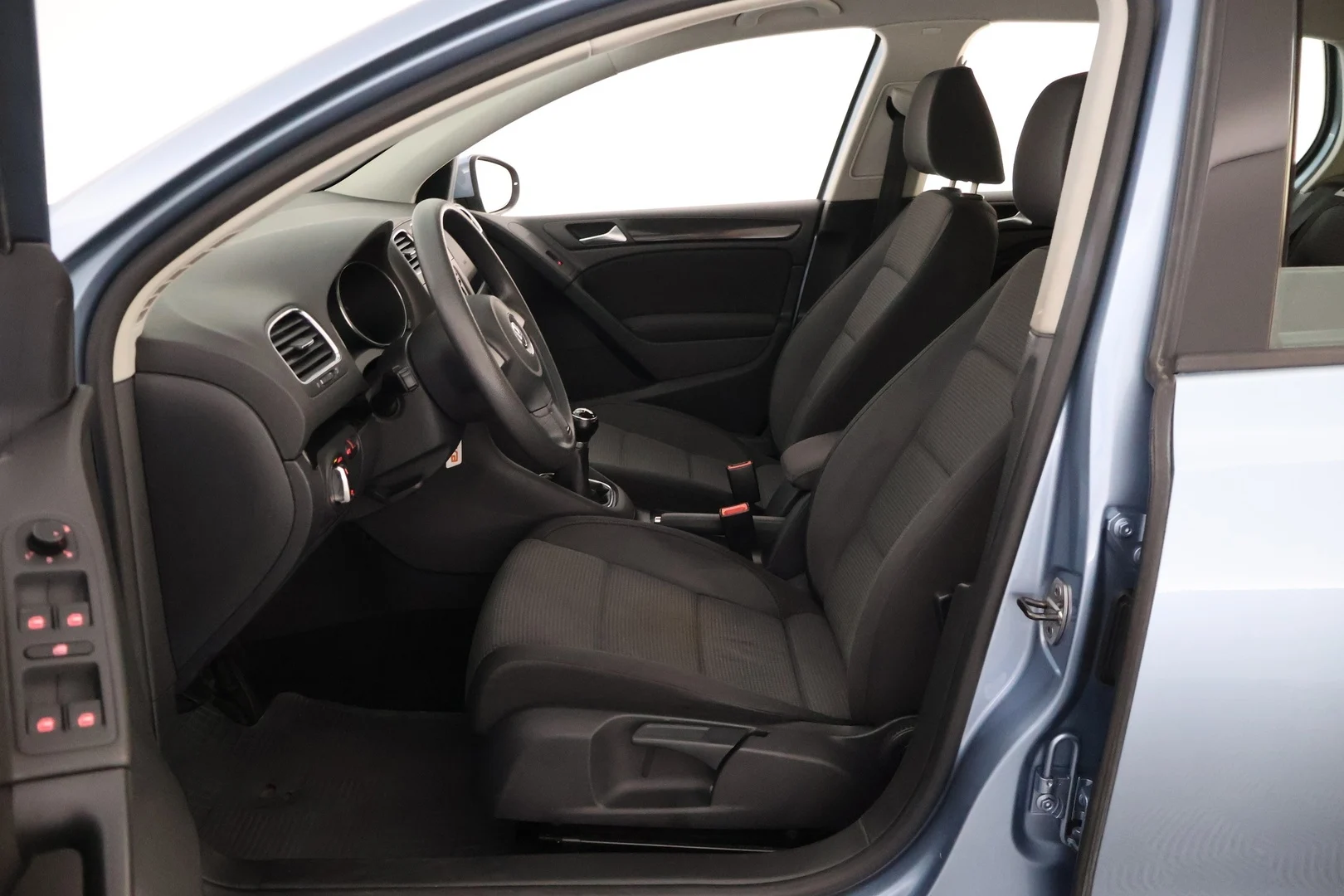 Car Image - 1xT4NYWlOSPLvOQvOzMCxe