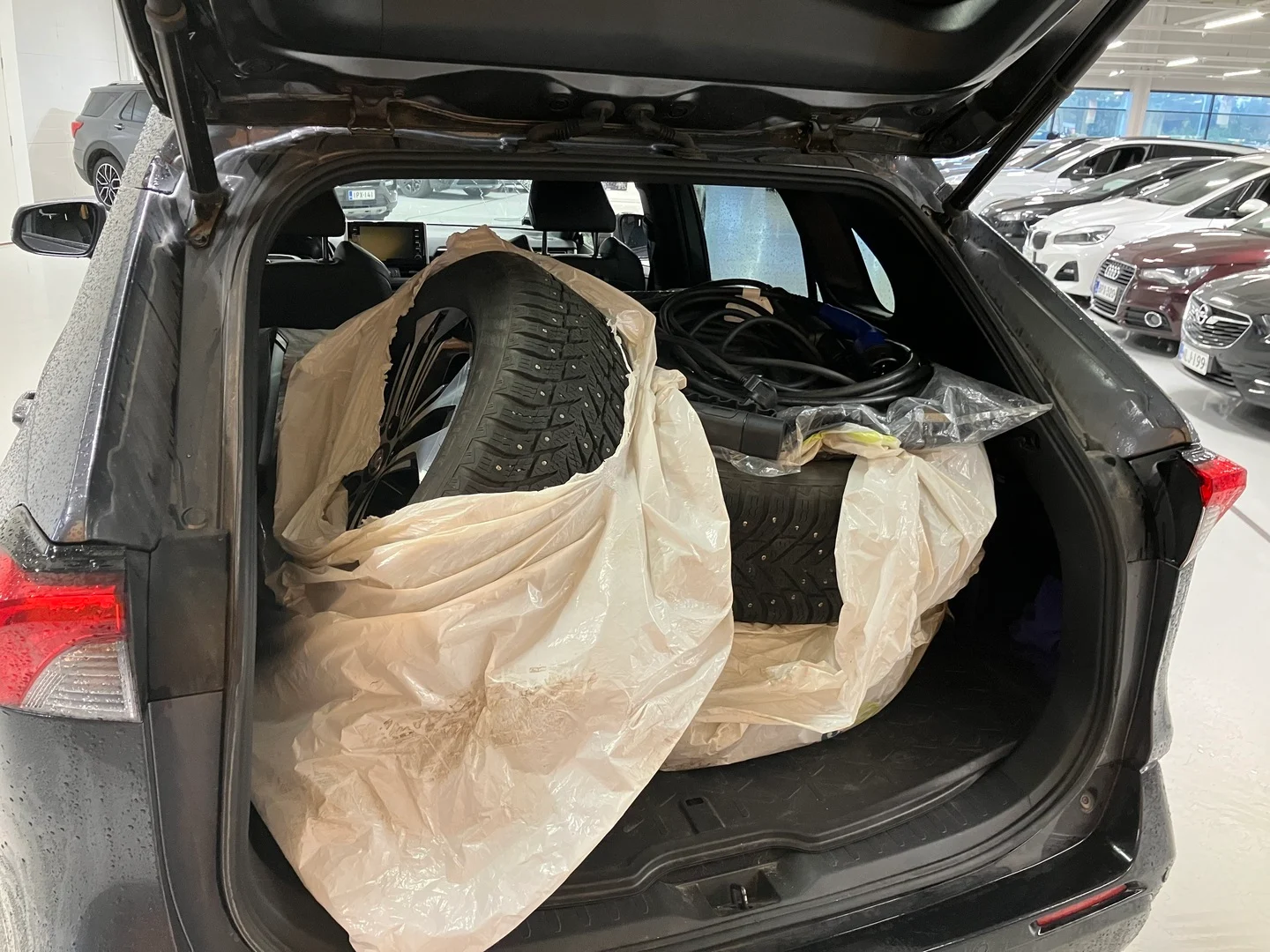 Car Image - 5yrN0OlZ7JYbD3mSXwhTbI