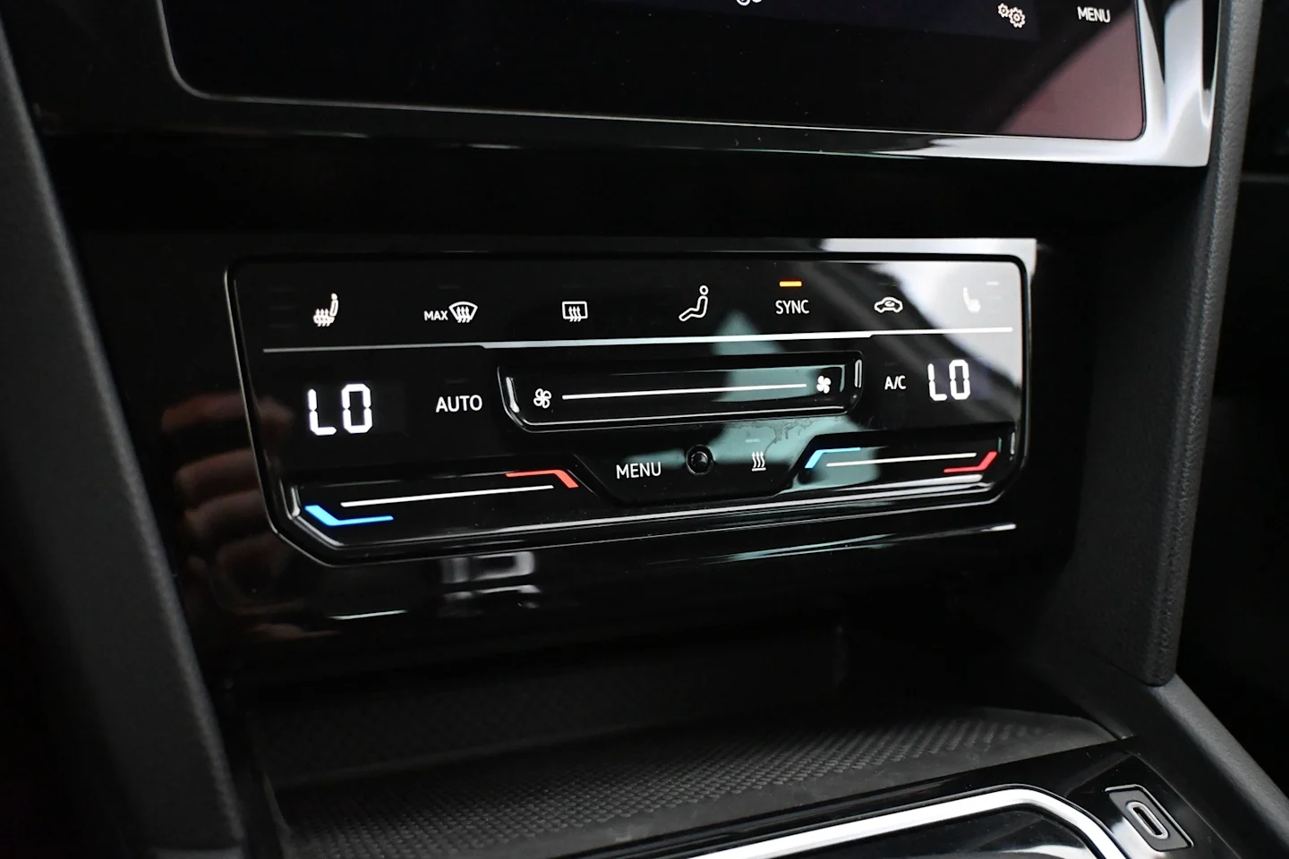 Car Image - 8kGxcLbiKsuuko8EVU7Yu