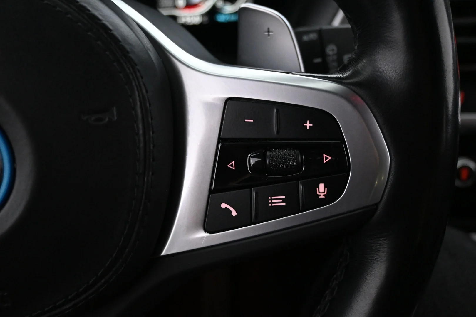 Car Image - EEzZxQZQxcp64neabUrU9