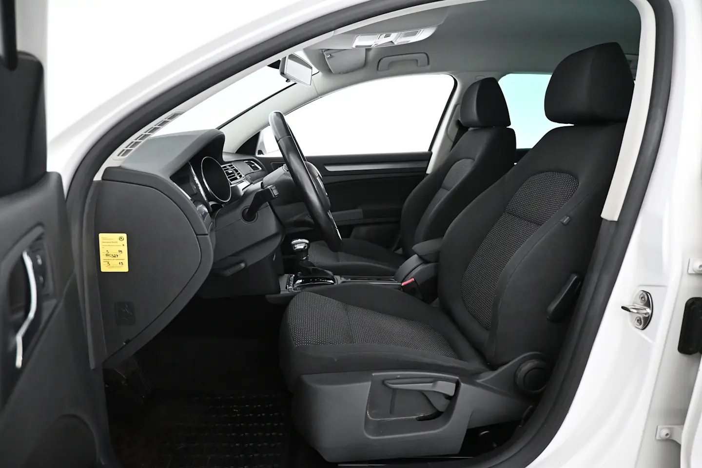 Car Image - 2gbnXzu47nrNFDmAGCnWQo