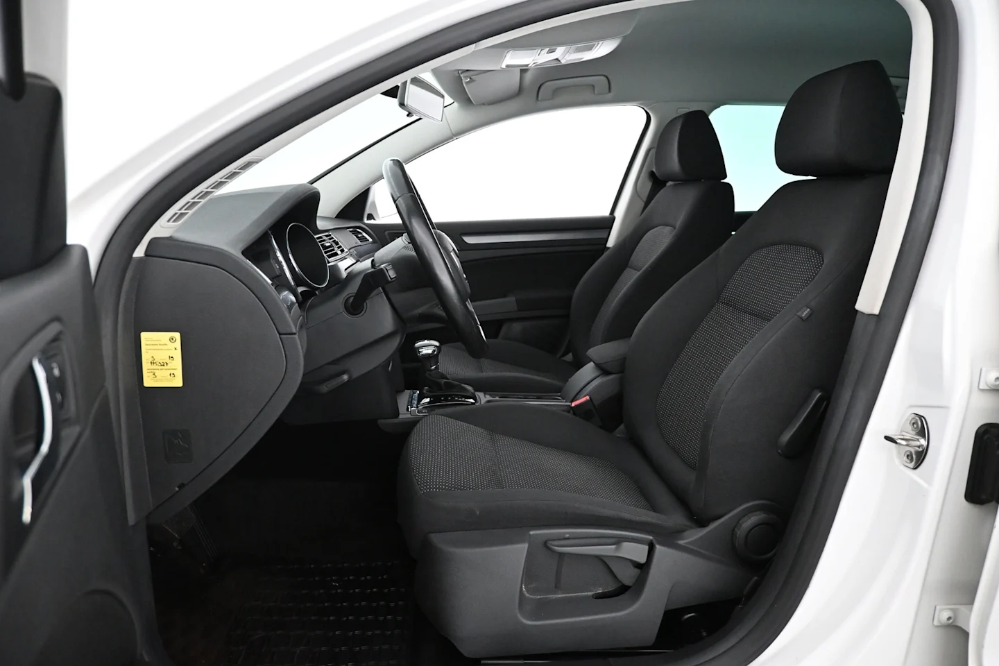 Car Image - 2gbnXzu47nrNFDmAGCnWQo
