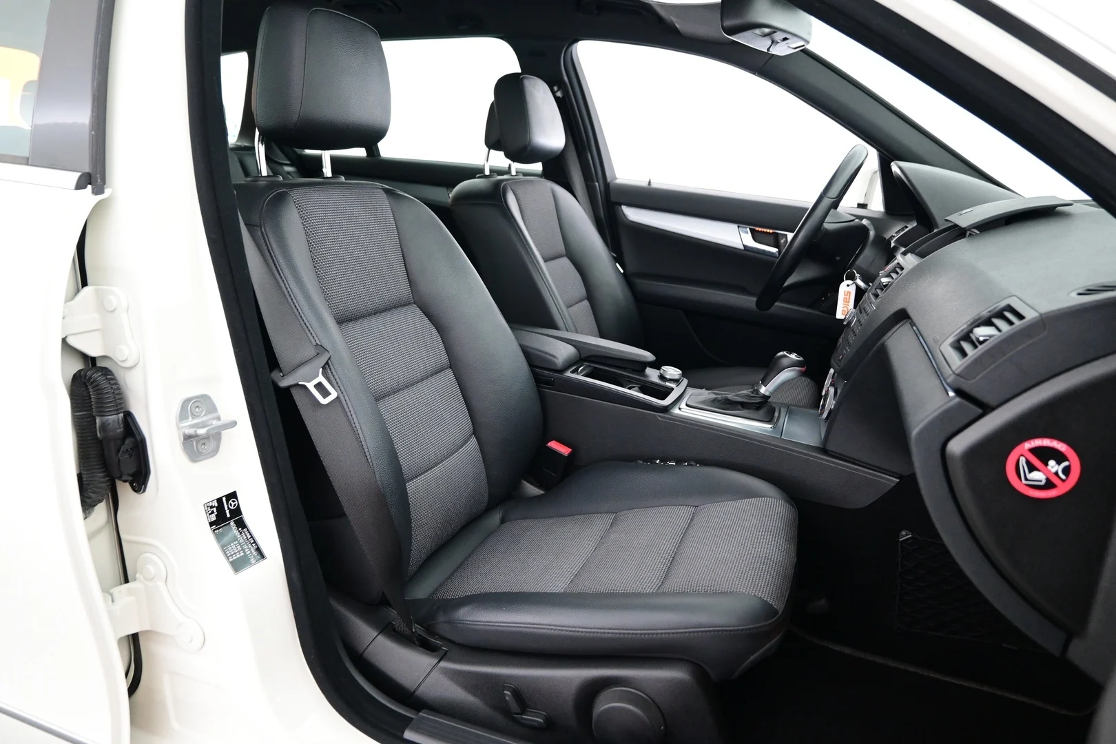 Car Image - 1xL7om33UZkhGvR2Ei6fII