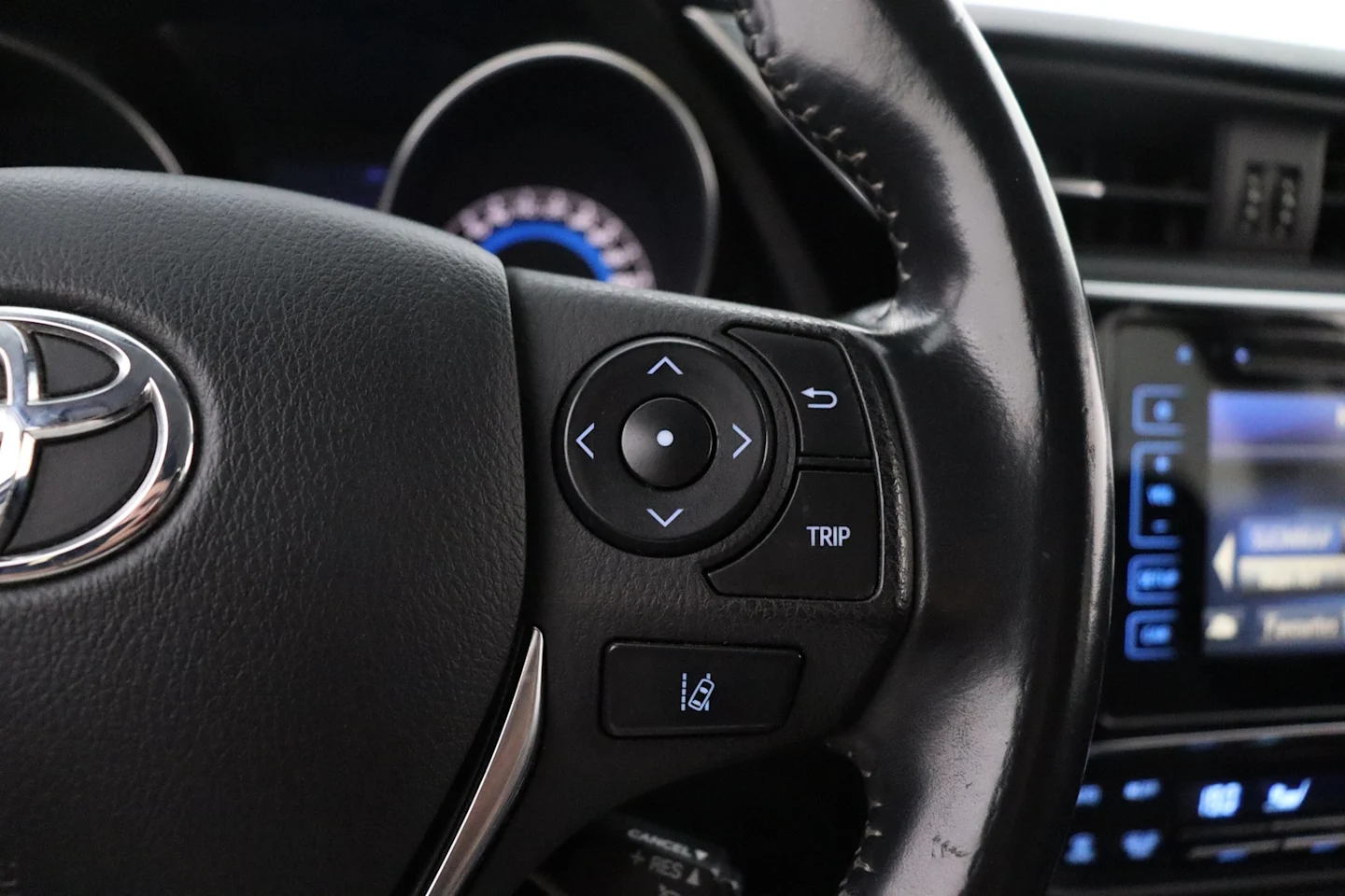 Car Image - 4gf8S9zB5w0QzuFN1njZpk