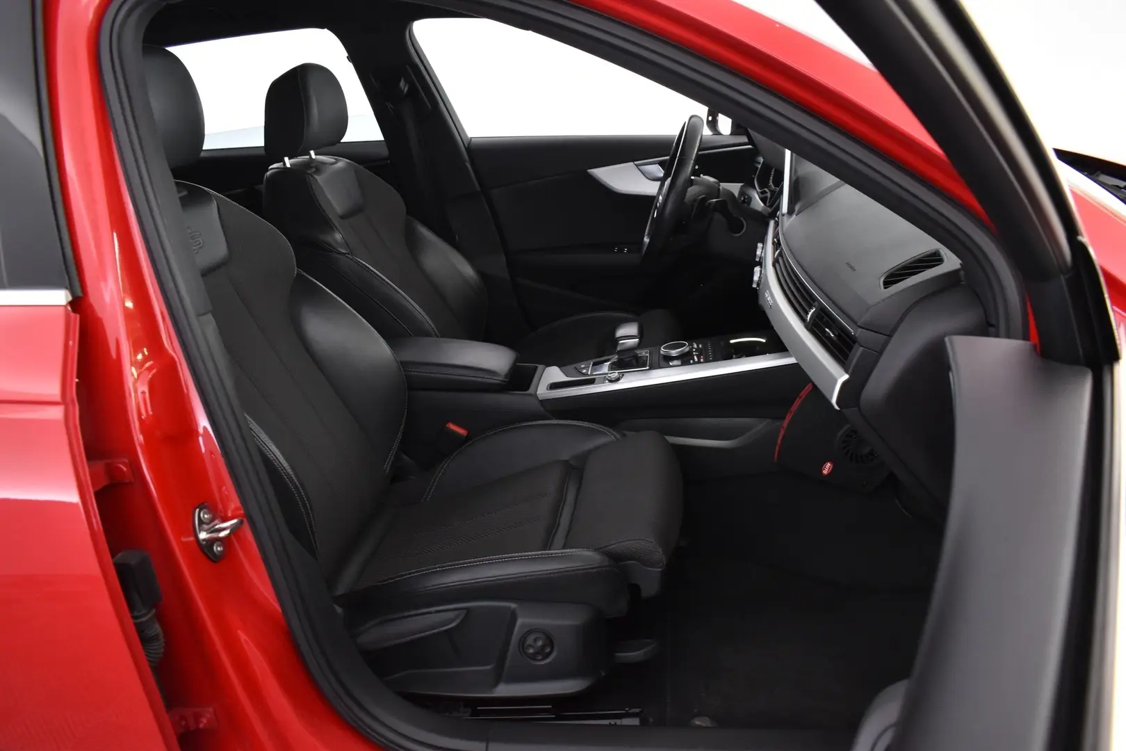Car Image - 6As1xvYkzxKF1aMIY3ROia