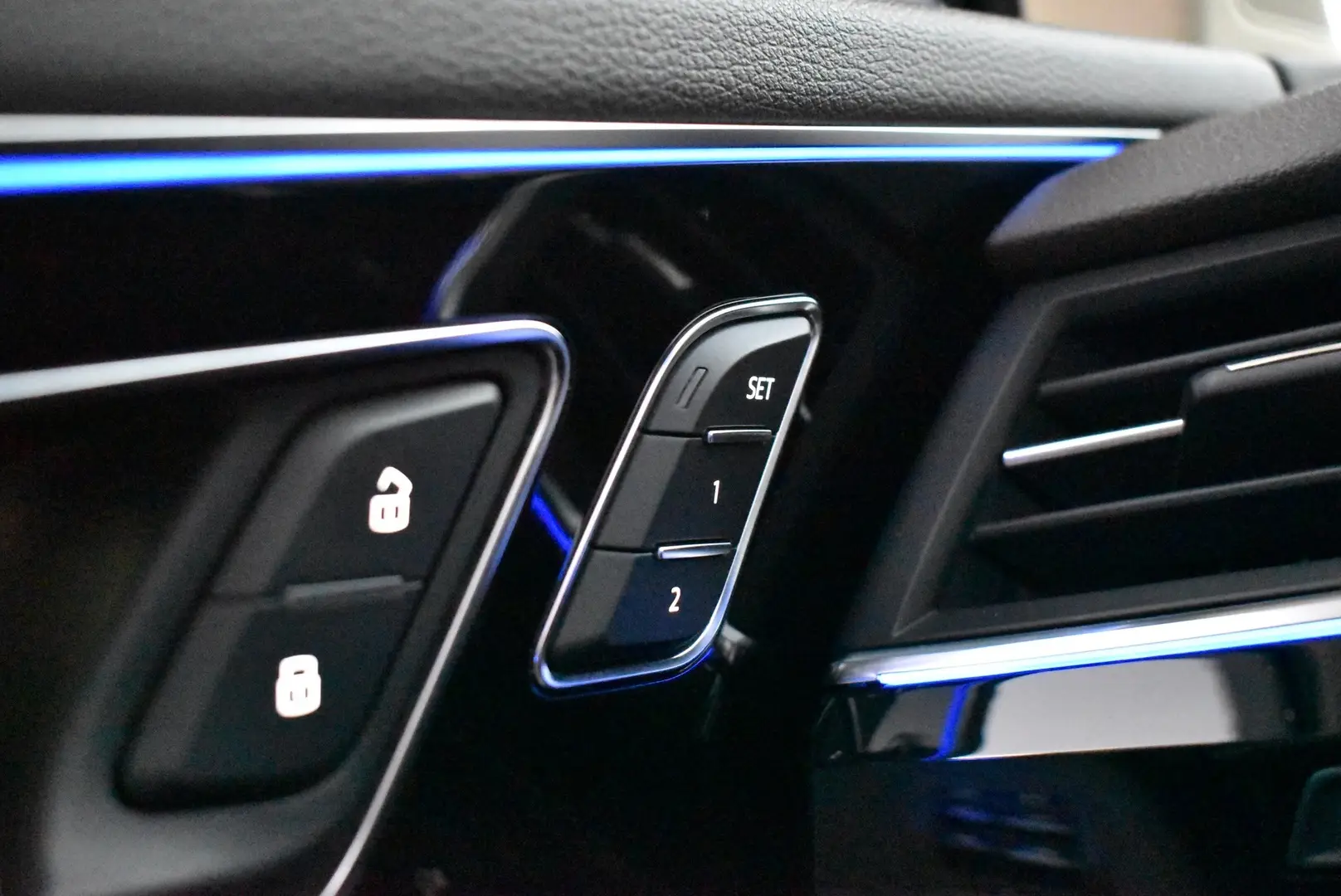 Car Image - 5I8GoADA6Mkjf5BCD6We8O