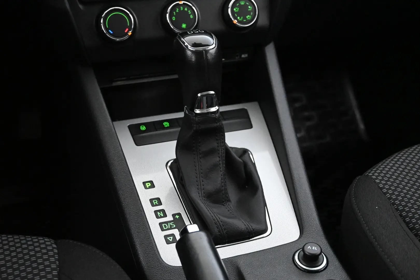 Car Image - 7lu156UoFOV6JFxhcXcnL3