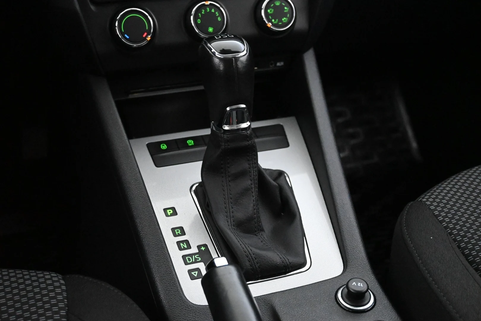 Car Image - 7lu156UoFOV6JFxhcXcnL3