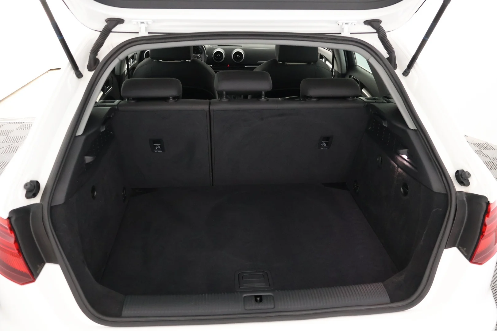 Car Image - 3utUEsi1KOSOebIqYBhuEW