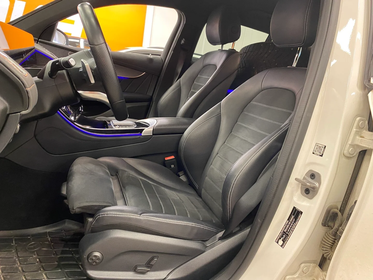 Car Image - 16VBxlXarnktcsLBJcrSOT