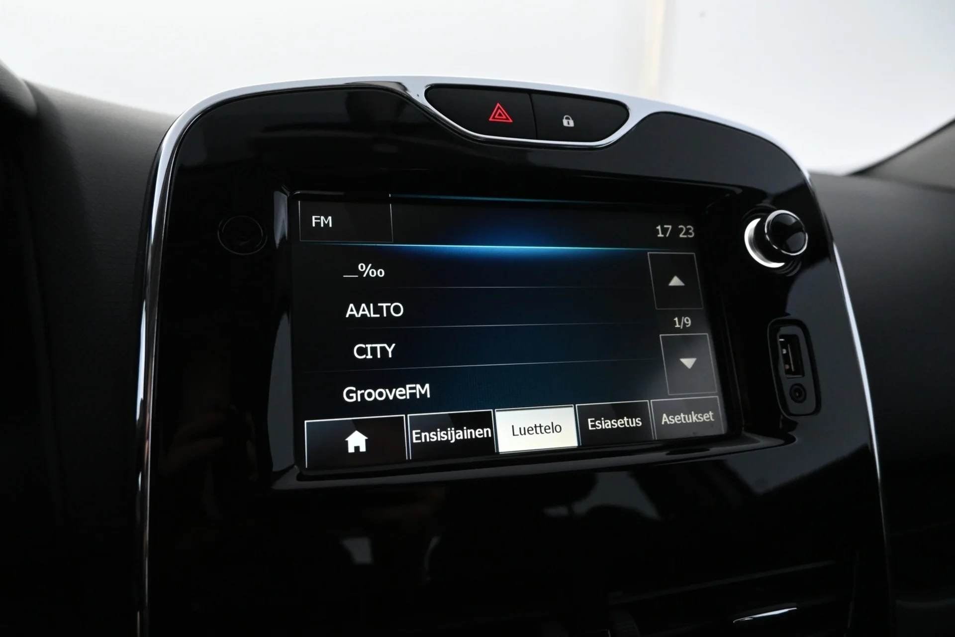 Car Image - 2zEkjIQlMg8DAaJ3yujNyO