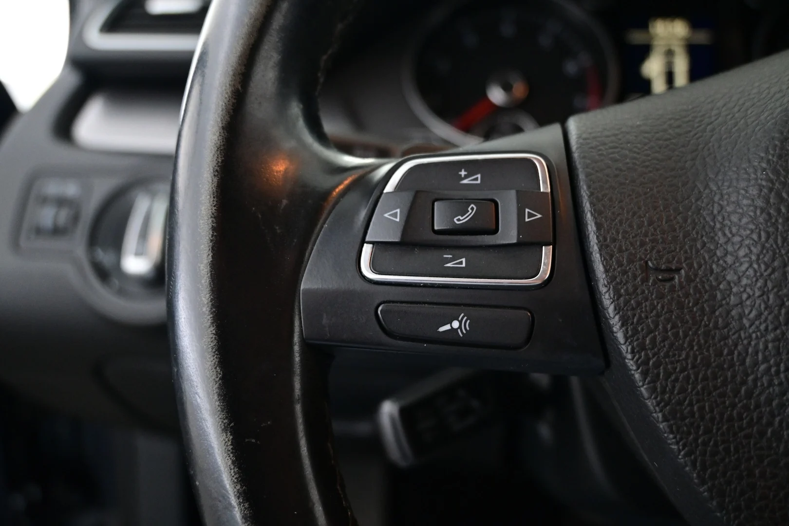 Car Image - 62XdmReVWkHXHek7SjE8O0
