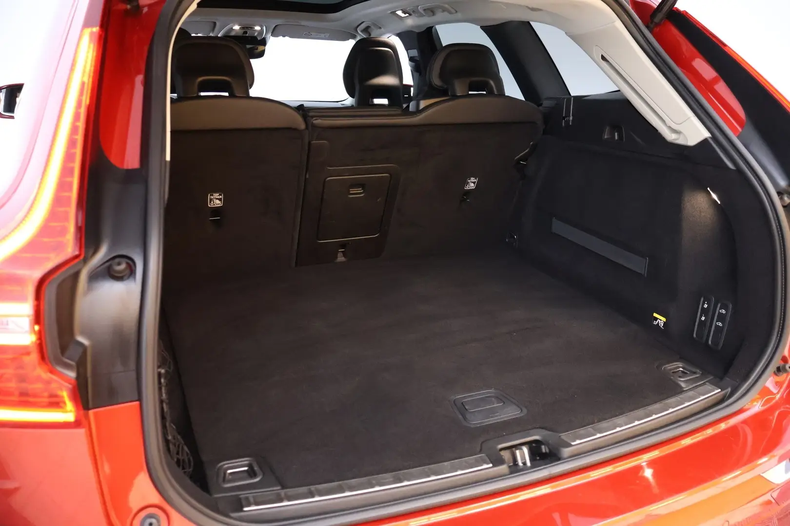 Car Image - 2iSqsc910NpUOLArSO63Ak