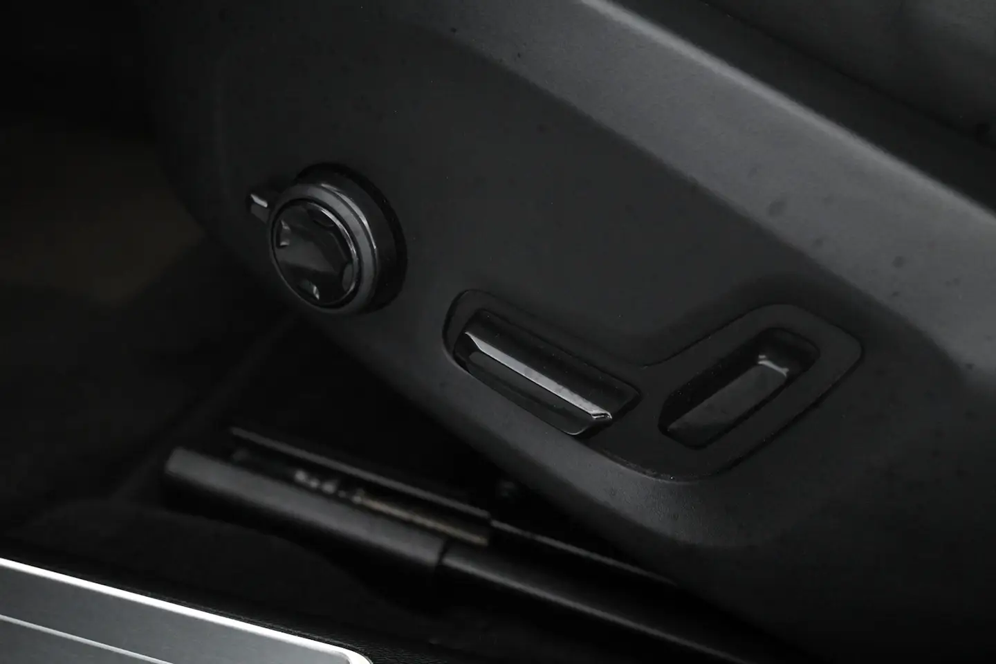 Car Image - JiYb3yCHr5FIHBkRVSms8