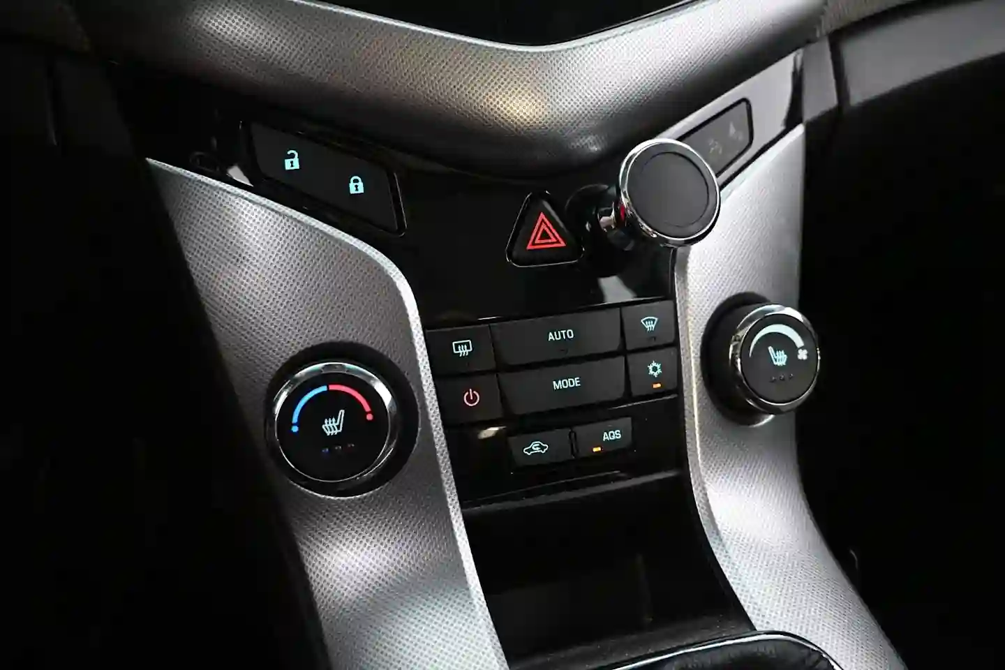 Car Image - 3k28J2OsPhugaIrLWHSPil