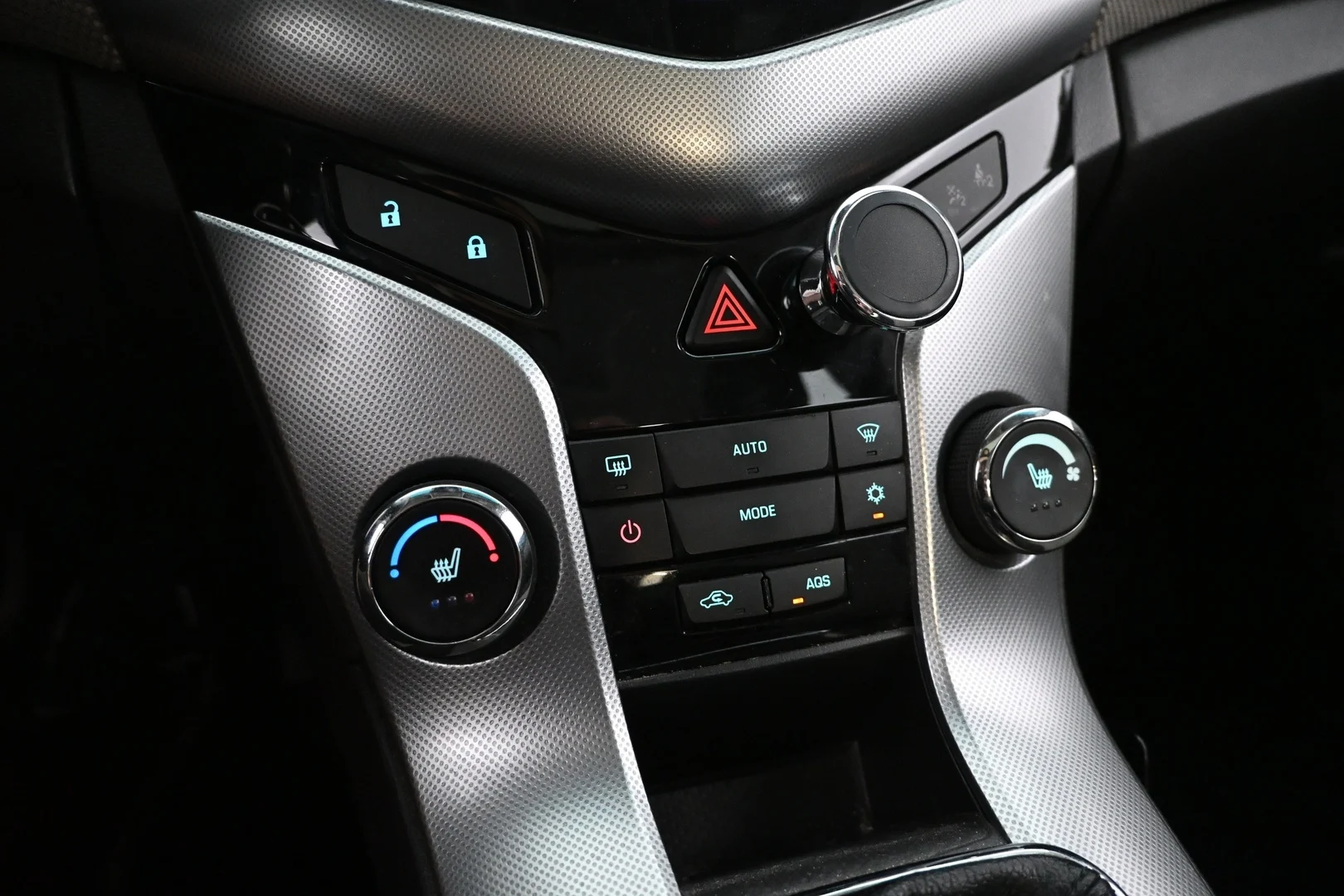 Car Image - 3k28J2OsPhugaIrLWHSPil