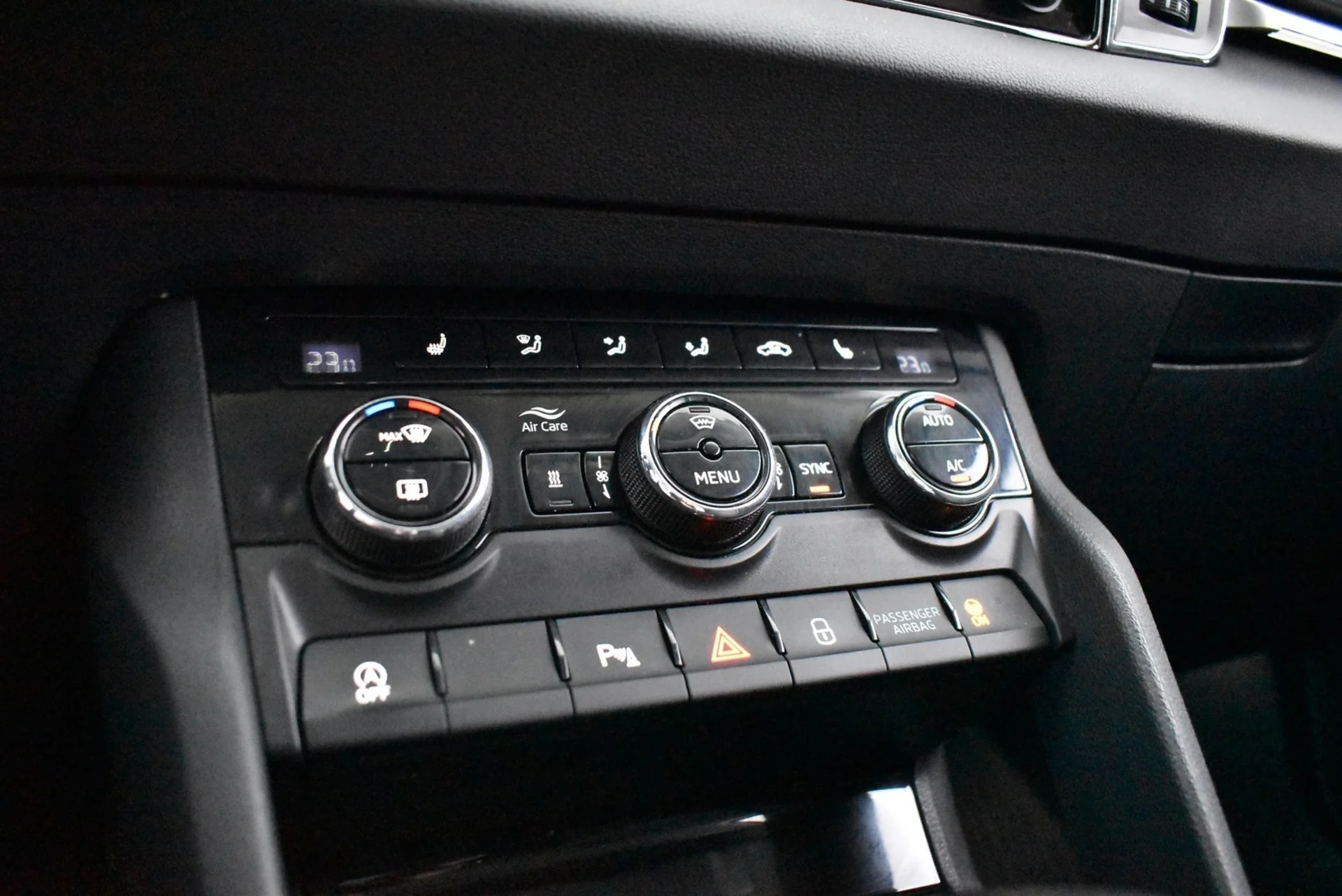 Car Image - 4fVA6CMjUAcXukUueOYxiB