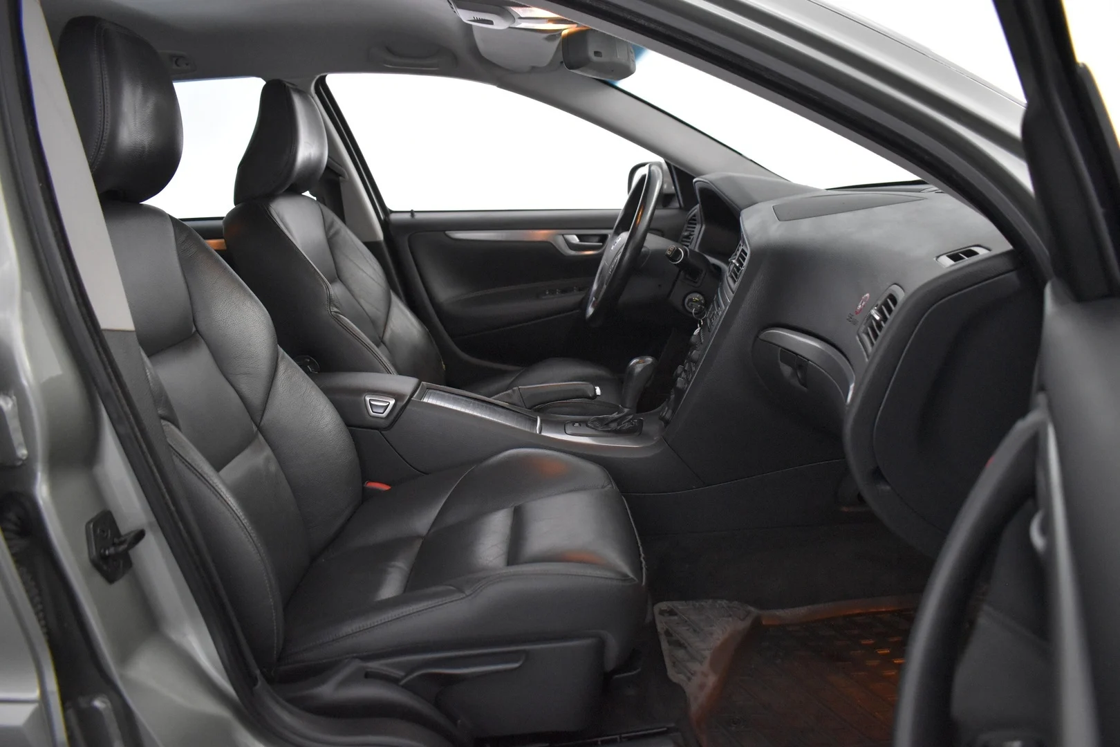Car Image - 5g1S1ZvTTghKaqMg5p9FuG