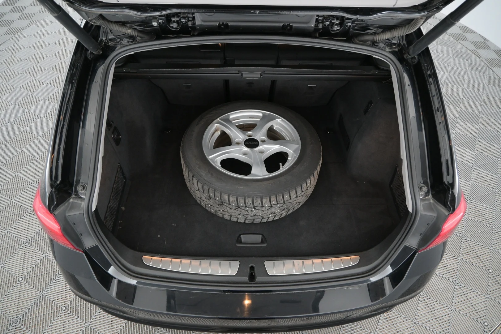 Car Image - IPfjlDfkkCWTEOSAyImFy