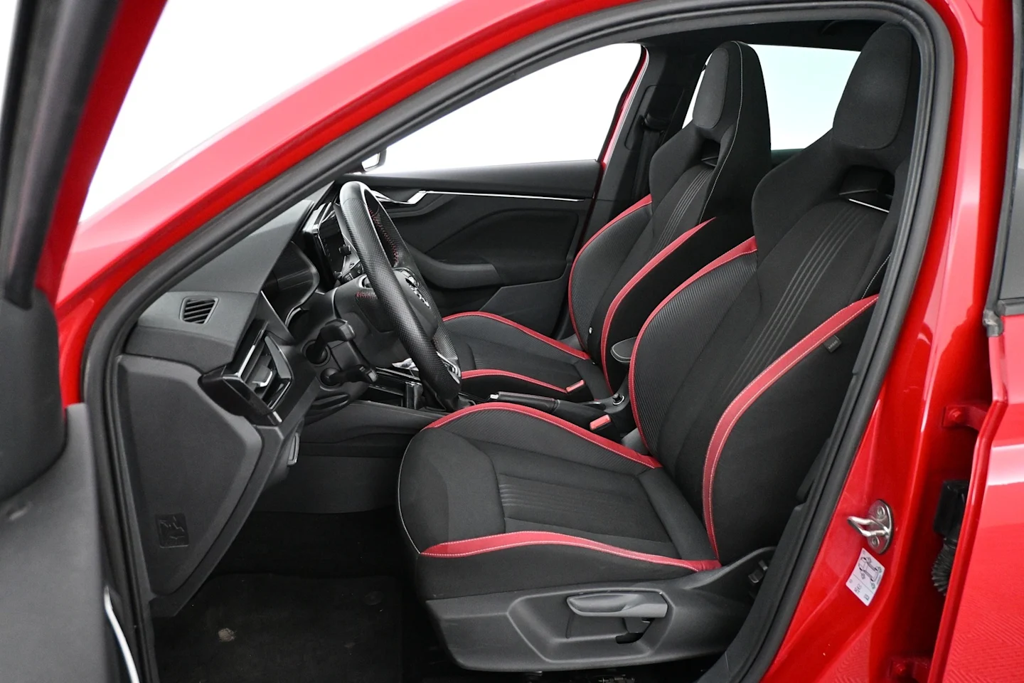 Car Image - tdSj9zXiWqsO8HjCrzc9R