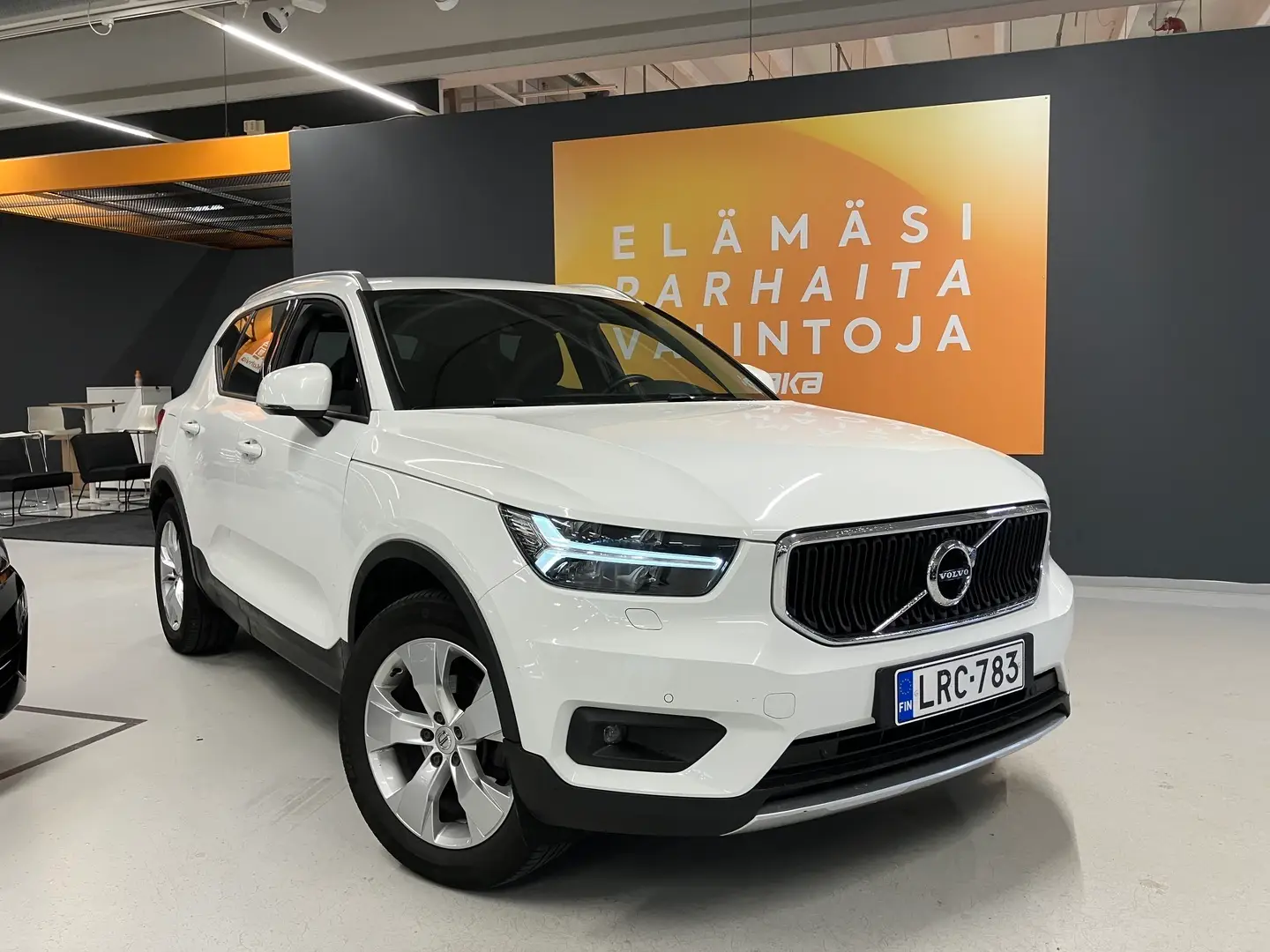 Car Image - 40dtQzLDzg7l5wRealjv08