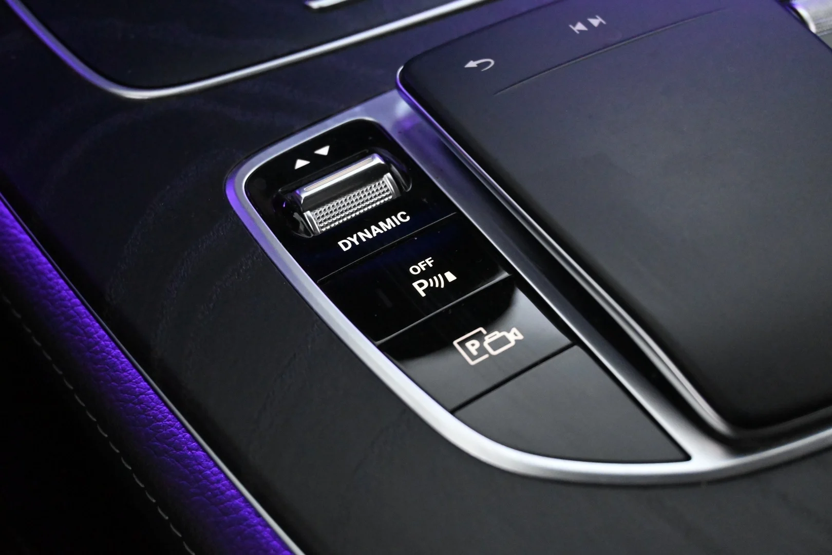 Car Image - 1VmwuwBLUvAt5dzi5gdI3w