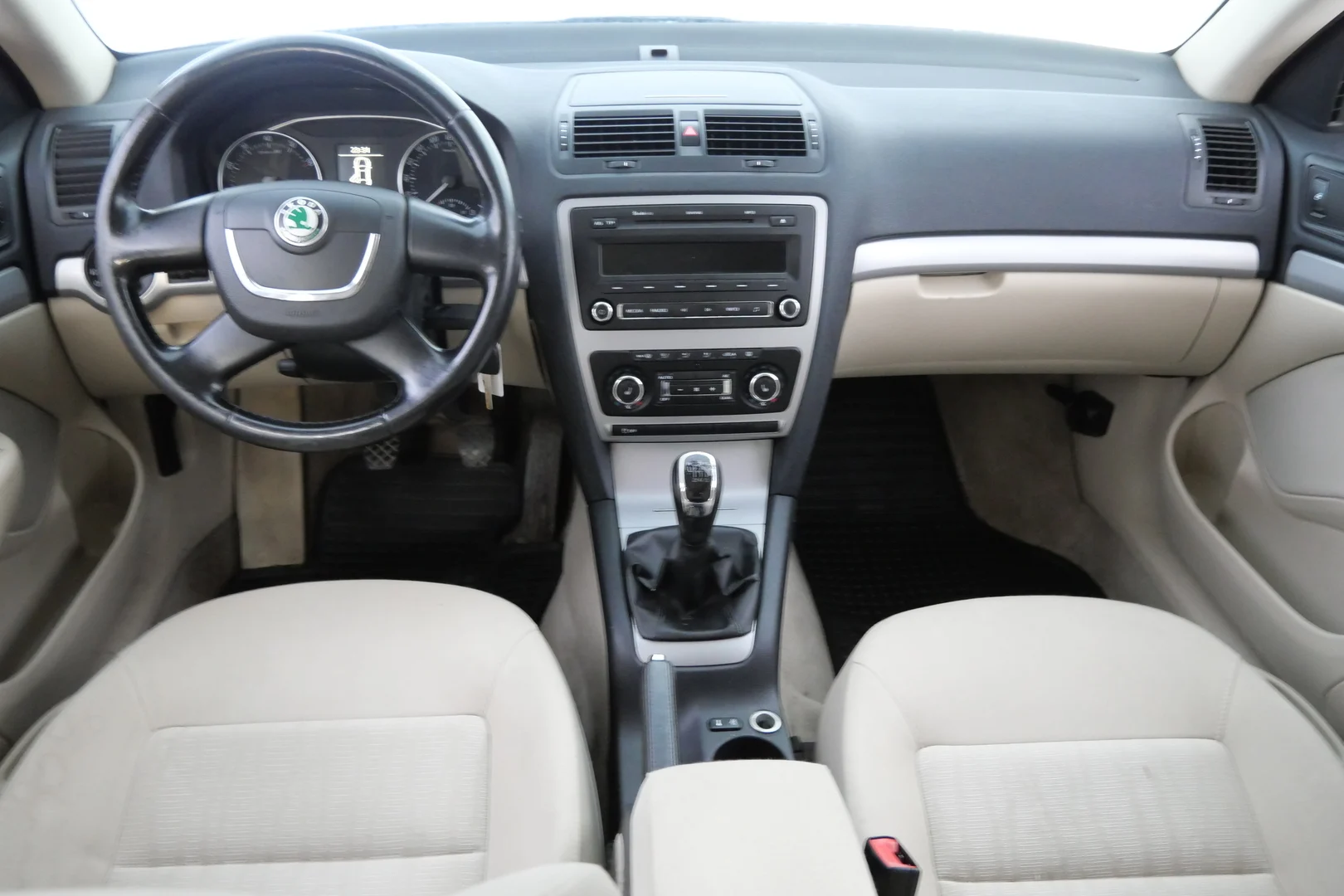 Car Image - 3eMjE9t5qW2i3rcORAfNVY