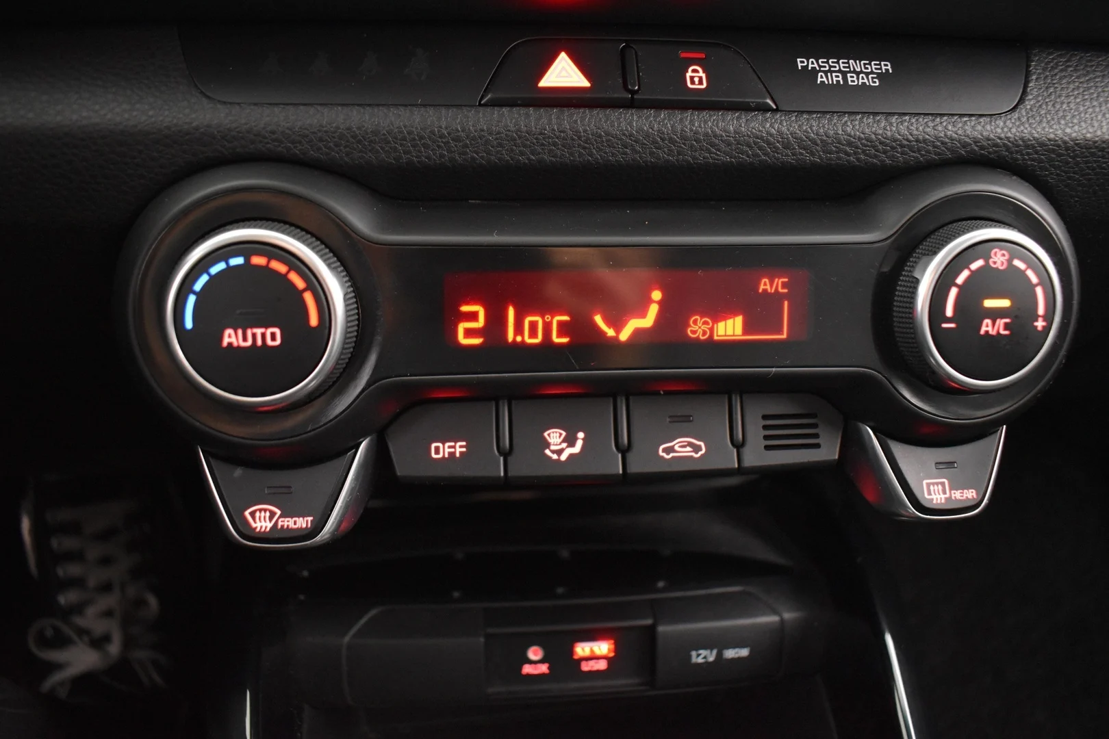 Car Image - 4vZ7qYInaGA76tAE25AU22